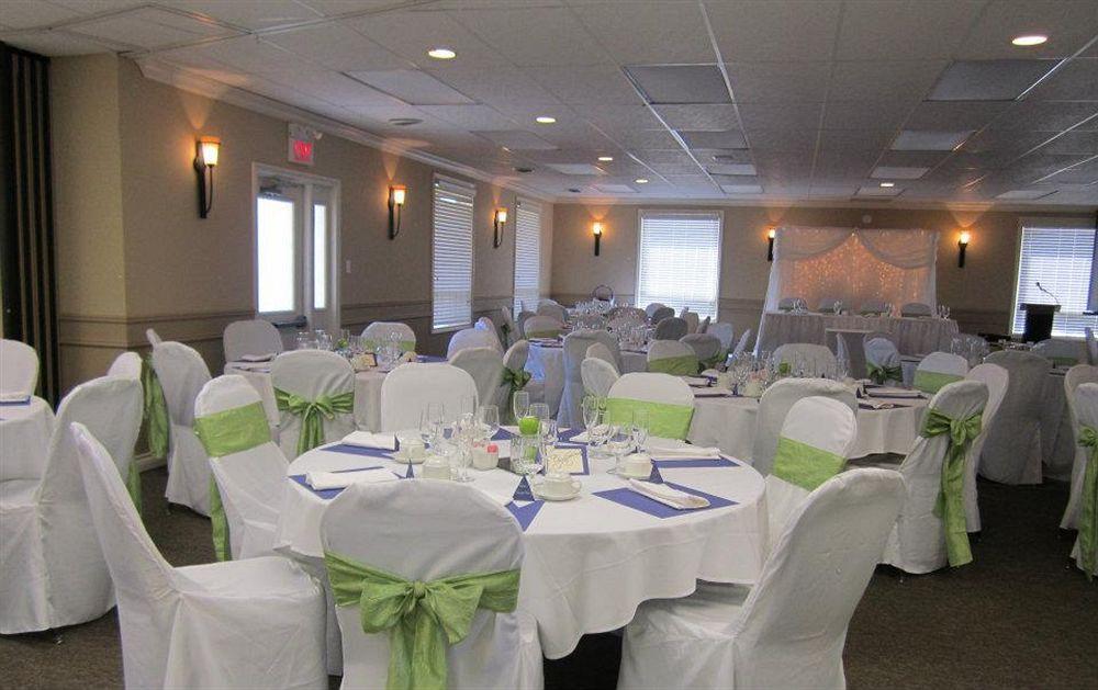 Red Pine Inn & Conference Centre Alliston Buitenkant foto
