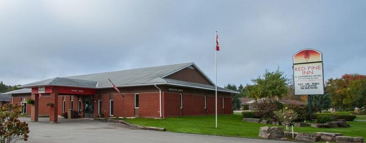 Red Pine Inn & Conference Centre Alliston Buitenkant foto