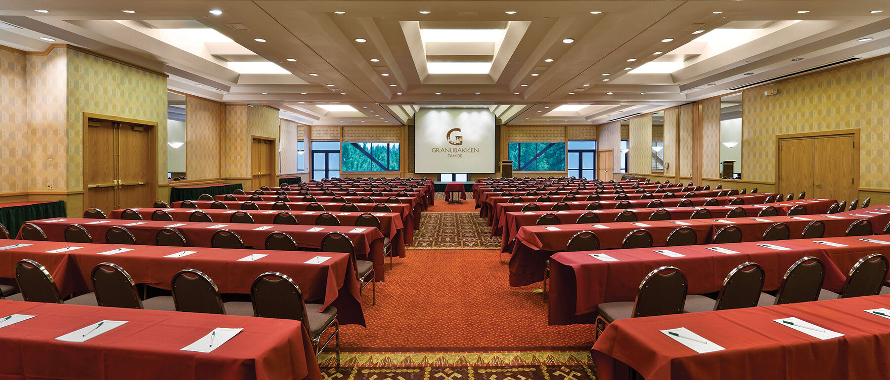 Red Pine Inn & Conference Centre Alliston Buitenkant foto
